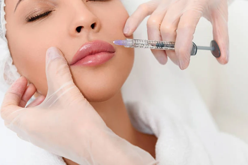 aplicação de botox para remoção de rugas